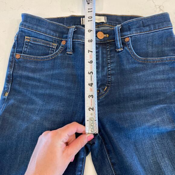 Madewell 9" Mid-Rise Skinny Jeans in Larkspur Wash: TENCEL Denim‎ Edition - Picture 10 of 11